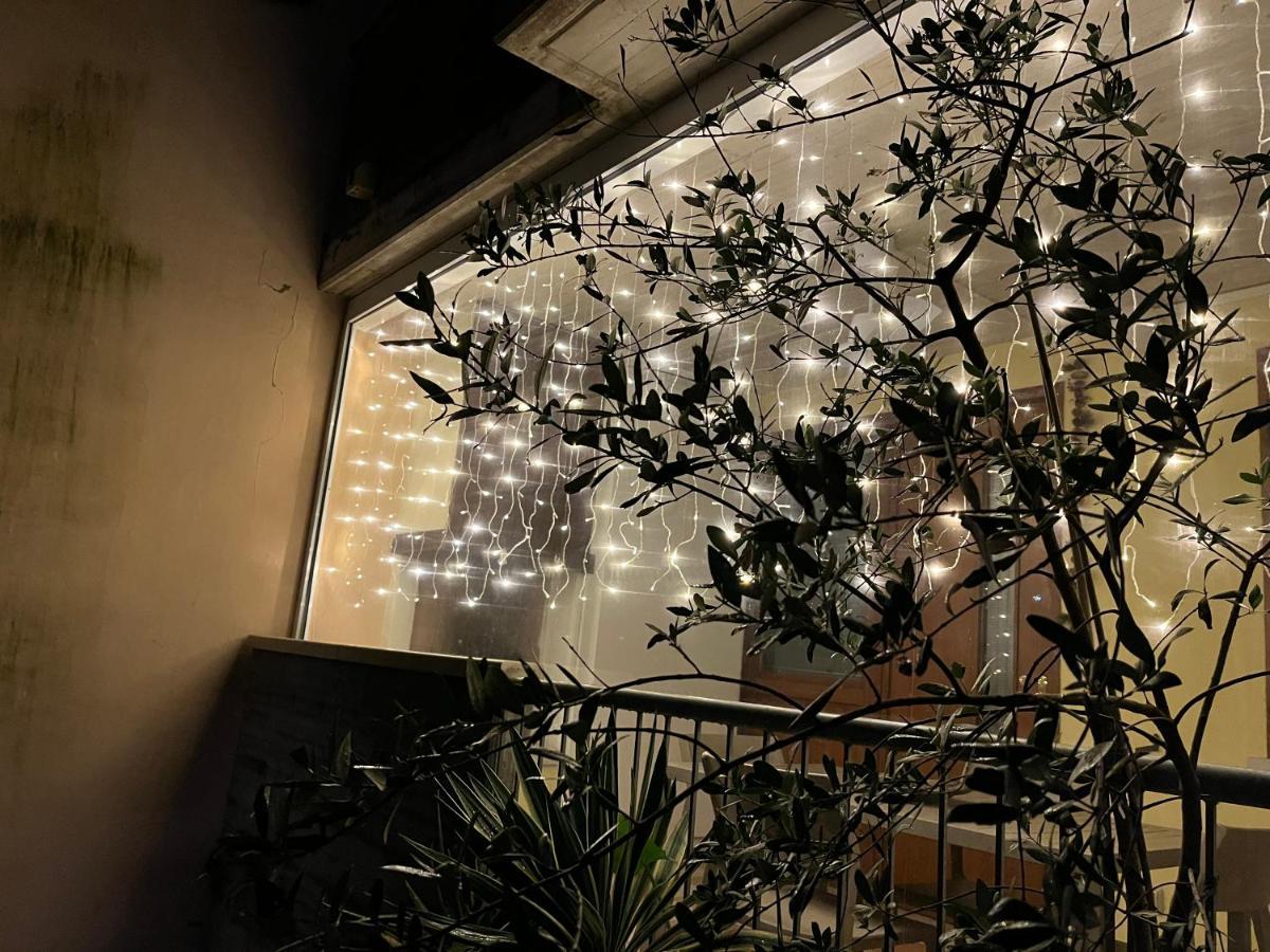 Green Apartment And Pools Desenzano del Garda Bagian luar foto